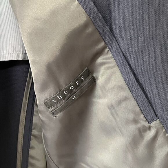 Theory Walden Revelstoke Navy Blue Two Button Double Vent Suit Jacket - Picture 7 of 9